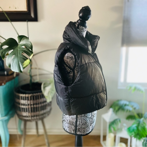 Lululemon Cropped Cinch Waist Puffer Vest - Picture 3 of 10